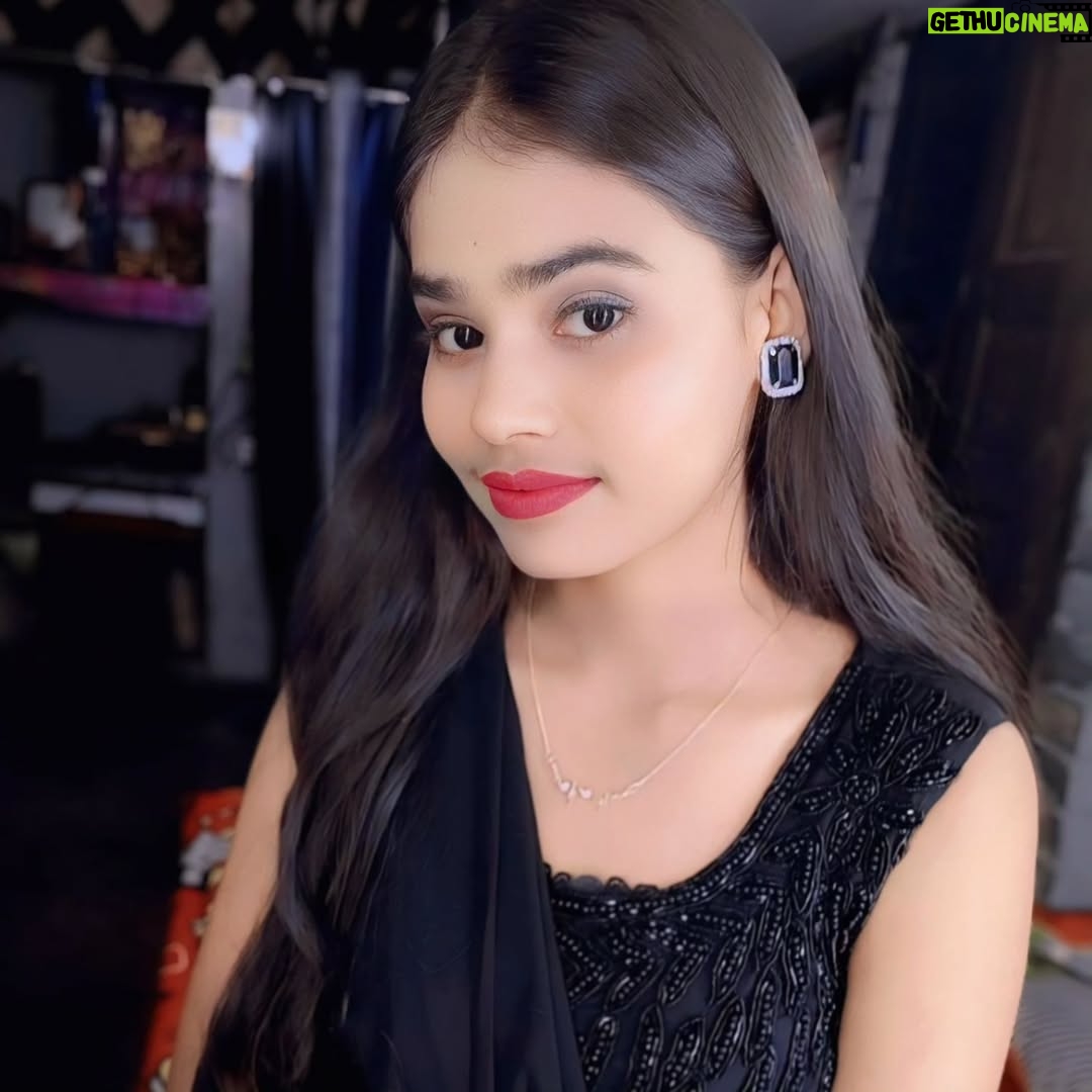 Amita Devi - 494 Likes - 🖤🖤
......
