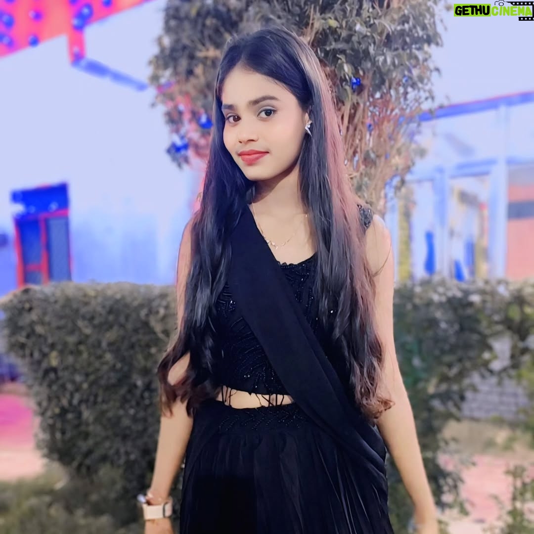 Amita Devi - 494 Likes - 🖤🖤
......