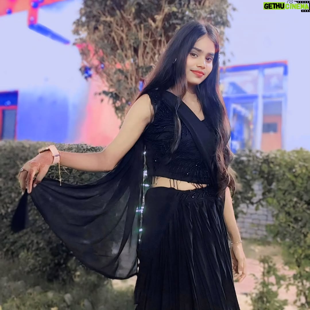 Amita Devi - 494 Likes - 🖤🖤
......