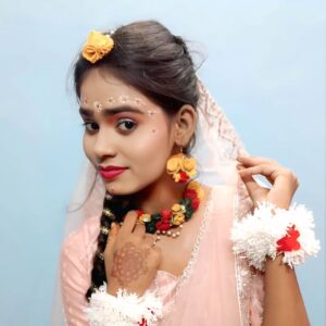 Amita Devi Instagram - Happy janmashtami to all of you gyz ❤️
.
.
.
Makup by @sonam_makeover_nouranga
#viral #trending #reels#post #new #explore#amitadevi20