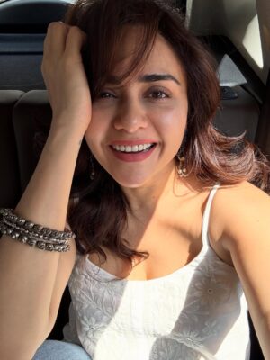 Amruta Khanvilkar Instagram - When the sun is out …. #happyme 
#amrutakhanvilkar