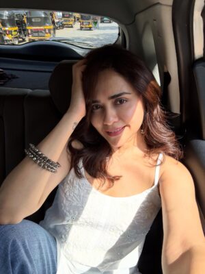 Amruta Khanvilkar Instagram - When the sun is out …. #happyme 
#amrutakhanvilkar