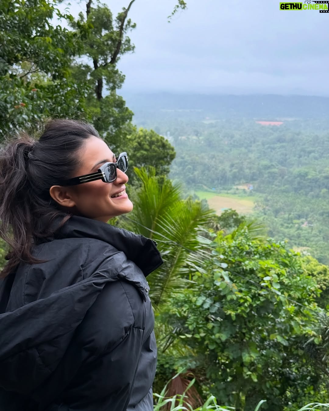 Amrutha Iyengar - 145.7K Likes - When my playlist, mood and the weather were all in sync 🤌😉