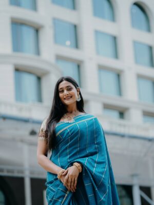 Amrutha Iyengar Instagram - My love for saree is never ending! 

@hair_and_makeup_by_bharathi You surely made me feel and look like a 👑 muah 
@yashas_atreya doin his best !!!! 
Jewellery @vadhu_rental_jewellery_mysore 🤌