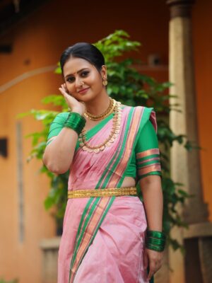 Amulya Instagram - ನಮ್ಮ ನಾಡಿನ ಹೆಮ್ಮೆ “ಇಳಕಲ್ ಸೀರೆ “❤️

ದಸರಾ ಹಬ್ಬದ ಶುಭಾಶಯಗಳು ❤️

ಸೀರೆ ಕೊಡಿಸಿದು- ನಮ್ಮ ಯಜಮಾನರು ❤️ @jagdishrchandra