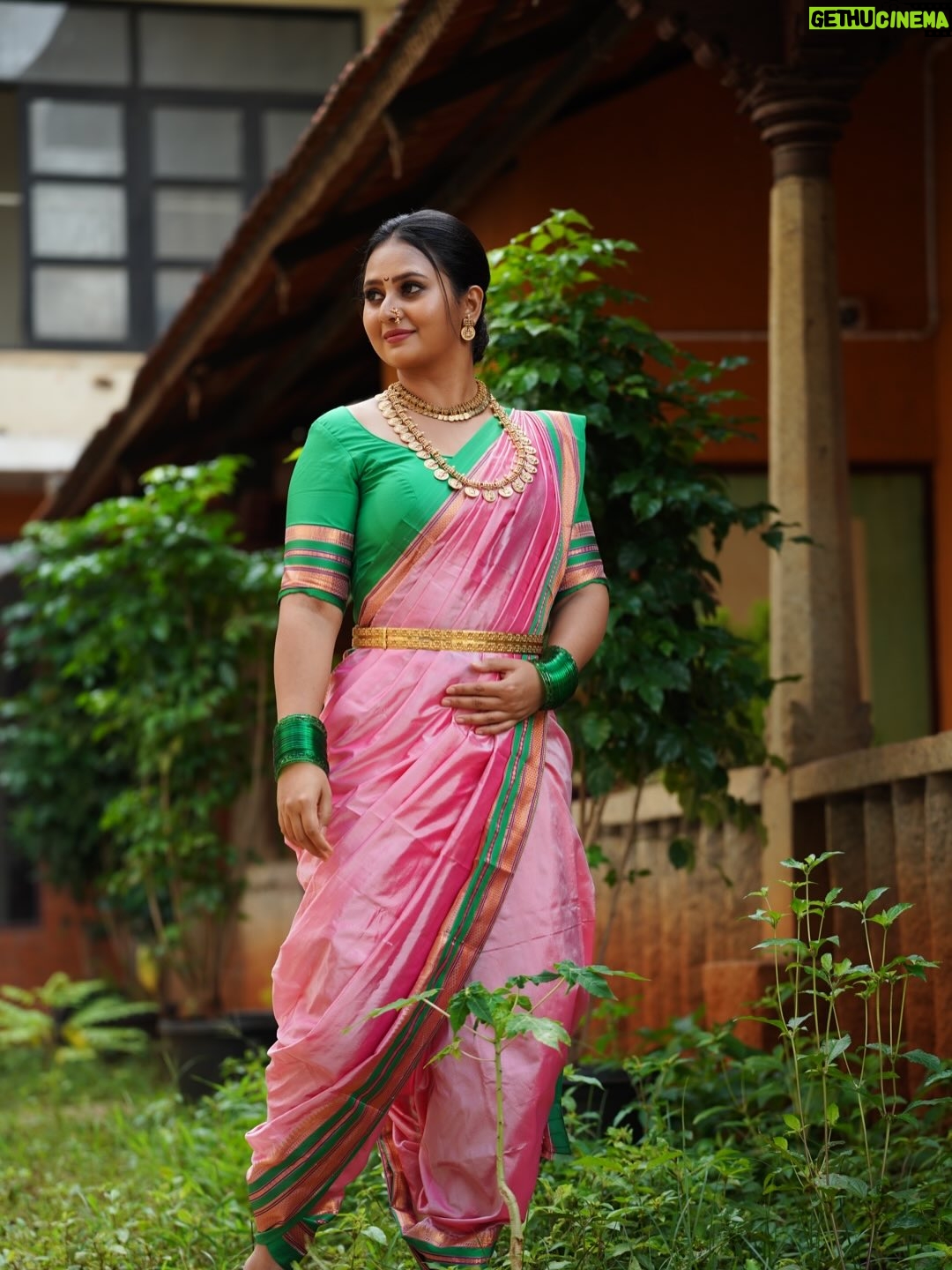 Amulya - 175.4K Likes - ನಮ್ಮ ನಾಡಿನ ಹೆಮ್ಮೆ “ಇಳಕಲ್ ಸೀರೆ “❤️

ದಸರಾ ಹಬ್ಬದ ಶುಭಾಶಯಗಳು ❤️

ಸೀರೆ ಕೊಡಿಸಿದು- ನಮ್ಮ ಯಜಮಾನರು ❤️ @jagdishrchandra