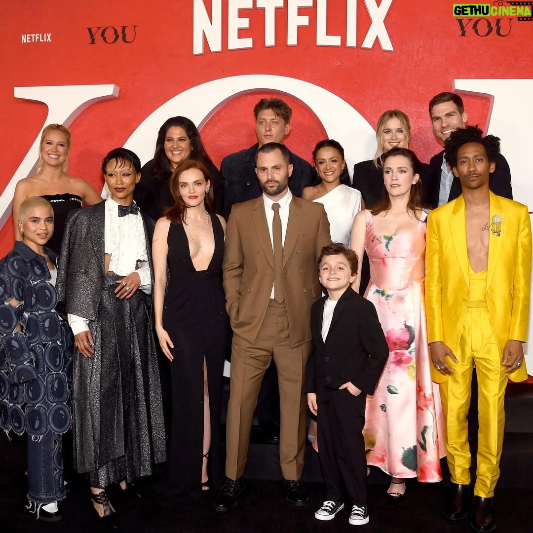Amy-Leigh Hickman - 17.3K Likes - NYC YOU Netflix Season 5 premiere @younetflix 

♥️

Styling: @kelvinstylist 
Make up: @ericvosburg 
Hair styled: @patrickkyle__ 
Dress: @ilathebrand
Shoes: @jimmychoo
Clutch @judithleiberny 
Jewellery: @vraiofficial @guesscojewellers 
Lashes: @beautybyolivia
