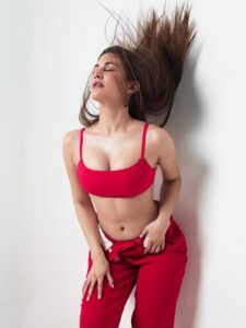 Actress Amyra Dastur HD Photos and Wallpapers September 2025
