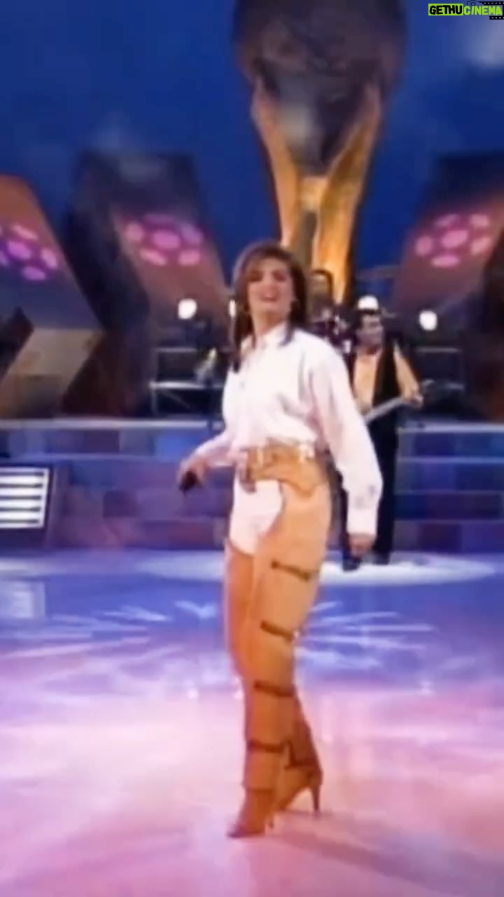 Ana Bárbara - 37K Likes - #RetroJueves 🎤🎶 Cuánto aman Nada? La canción con la que nos conocimos en 1994 🤠✨ #Grupero #AnaBarbara