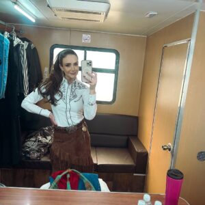Ana Belena Instagram - Recap de algunos outfits de Atocha en Amanecer ♥️
¿Cuál es su favorito?
#amanecer #telenovela #atocha