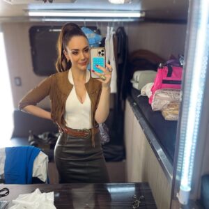 Ana Belena Instagram - Recap de algunos outfits de Atocha en Amanecer ♥️
¿Cuál es su favorito?
#amanecer #telenovela #atocha