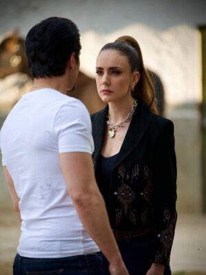 Ana Belena Instagram - Un pequeño detrás de grabación con @danielelbittar 📸
#amanecernovela #telenovela #telenovelamexicana