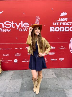 Ana Belena Instagram - Hoy tuvimos una tarde muy vaquera y de sombreros 🤠 ✨
@instylemexico
#holahouston #instyle #instylemexico #coowboy #western