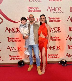 Ana Belena Instagram - Ayer fue nuestra presentación de @amoramargoof ❤️
Me siento muy feliz y agradecida por este proyecto, por ser parte de este maravilloso elenco. 🎬
Vestido: @wearecruella
Makeup: @cristayn
Hair: @moonmakeupartistt
#amoramargo #televisa #telenovela #telenovelasmexicanas