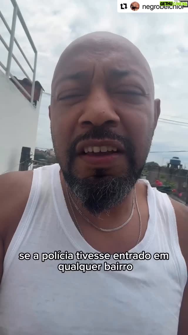 Ana Hikari - 13.1K Likes - Ecoando aqui @negrobelchior com palavras que merecem ser ouvidas. Não é operação, é chacina! É genocídio! 

#Repost @negrobelchior 

Desde o início, por ouro e prata, olha quem morre, veja você quem mata!

	•	Carandiru (SP, 1992) – 111 mortos – Polícia Militar dentro da Casa de Detenção.
	•	Candelária (RJ, 1993) – 8 mortos – Policiais executam crianças em situação de rua.
	•	Vigário Geral (RJ, 1993) – 21 mortos – Grupo de extermínio com PMs.
	•	Corumbiara (RO, 1995) – 11 mortos – Policiais e pistoleiros contra sem-terra.
	•	Eldorado dos Carajás (PA, 1996) – 19 mortos – PM do Pará massacra trabalhadores rurais do MST.
	•	Baixada Fluminense (RJ, 2005) – 29 mortos – PMs em ação de vingança em Nova Iguaçu e Queimados.
	•	Felisburgo (MG, 2004) – 5 mortos – Pistoleiros de fazendeiros contra acampamento do MST.
	•	Unaí (MG, 2004) – 5 mortos – Fiscais do Trabalho executados por jagunços.
	•	Cabula (BA, 2015) – 12 mortos – PM da Rondesp mata jovens negros em Salvador.
	•	Curió / Messejana (CE, 2015) – 11 mortos – PMs executam civis em Fortaleza.
	•	Osasco e Barueri (SP, 2015) – 19 a 23 mortos – Policiais e seguranças em ataques coordenados.
	•	Pau D’Arco (PA, 2017) – 10 mortos – PM e PC abatem trabalhadores rurais.
	•	Colniza (MT, 2017) – 9 mortos – Pistoleiros ligados a madeireiros.
	•	Jacarezinho (RJ, 2021) – 28 mortos – PM invade comunidade e deixa rastro de sangue.
	•	Vila Cruzeiro (RJ, 2022) – 23 mortos – BOPE e PRF na Penha, “Operação conjunta”.
	•	Guarujá / Baixada Santista (SP, 2023) – 28 mortos – PM em “Operação Escudo”.
	•	Complexo da Penha e do Alemão (RJ, 28 out 2025) – 130 mortos até agora – PM sob comando de Cláudio Castro. A maior chacina da história do Brasil.