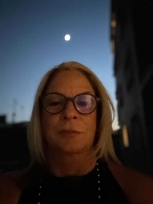 Ana María Polo Instagram - Hola mis amigos… ¡Feliz inicio de semana! Les deseo grandes éxitos en cada uno de sus proyectos y metas de vida.