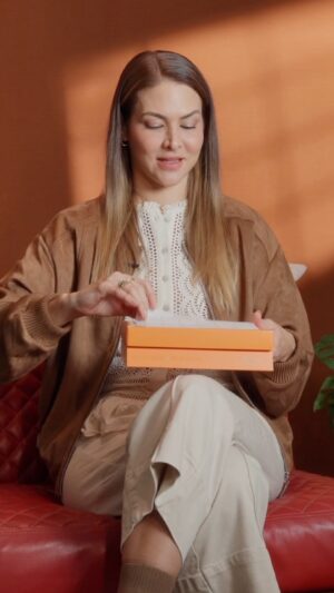 Anahí de Cardenas Instagram - Entre guiones, ensayos y nuevas etapas, descubrí que la vida también se saborea en esos momentos en los que nos detenemos a disfrutar.
En compartir una risa, en una conversación sin apuro, en acompañar los momentos de quienes más quieres.
Instantes en los que el tiempo se detiene y solo saboreamos lo esencial.
La Ibérica. El arte de saborear la vida.
#publicidad
