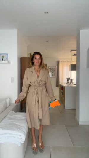 Anaïs Camizuli Instagram - Je reçois beaucoup de critiques, parce que je suis simple que je fais mon ménage tous les jours en pyjama que je m’occupe de ma maison de ma fille et du repas une vie comme tout le monde du coup mais aujourd’hui dans le monde où on vit apparemment c’est pas normal, il faut être comme monsieur et madame tout le monde … 

Du coup j’espère être une vraie influenceuses qui vous fait rêver !

Du coup vous préférez quel sac ? 😂

et je préfère vous prévenir, commencez pas à recopier mon maquillage !!!