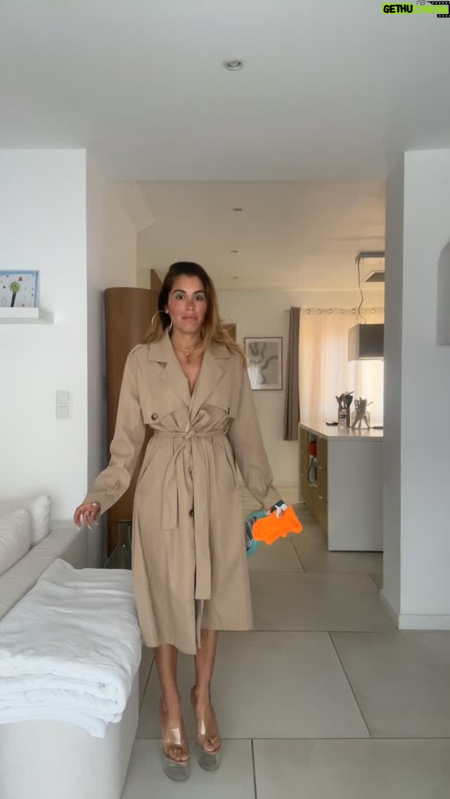 Anaïs Camizuli - 15.4K Likes - Je reçois beaucoup de critiques, parce que je suis simple que je fais mon ménage tous les jours en pyjama que je m’occupe de ma maison de ma fille et du repas une vie comme tout le monde du coup mais aujourd’hui dans le monde où on vit apparemment c’est pas normal, il faut être comme monsieur et madame tout le monde … 

Du coup j’espère être une vraie influenceuses qui vous fait rêver !

Du coup vous préférez quel sac ? 😂

et je préfère vous prévenir, commencez pas à recopier mon maquillage !!!