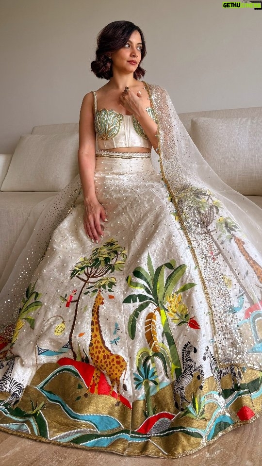 Anandita Pagnis - 795 Likes - Presenting the Golden Earth Hand Painted Lehenga Set 🦓🌴🦒🌿🏝️🪺🔱

#worldofanush #bespoke #lehenga #corset #instagram #fyp