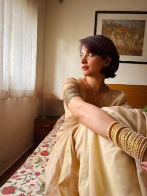 Anandita Pagnis Instagram - Sari, smiles and a side of modaks. Happy Gannu Day ā„ļø
š· @kanishk.varma šš©āā¤ļøāš©