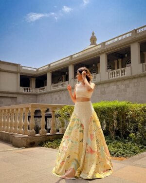 Anandita Pagnis Instagram - Digging that drop waist with paint that has feelings in our hand-marbled @worldofanush lehnega set š»
Crafted Slow. Worn Easy.
Customisable in š§”š©µš©¶š©·ššššā¤ļø