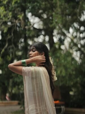 Ananthika Sanilkumar Instagram - ഓണം ! 🌸✨💛
:
📸 : @vaishnav__photography