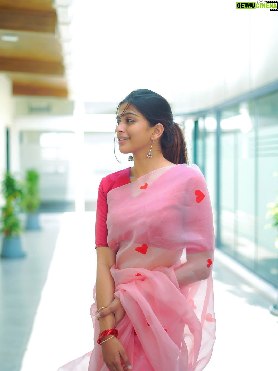 Ananthika Sanilkumar - 598.9K Likes - Too much heart in one heartbeat ❤️🫶🏼
:
Saree : @rashmi_pinklabel 
Stylist : @sumaiya.alam 
📸 : @whoisbala