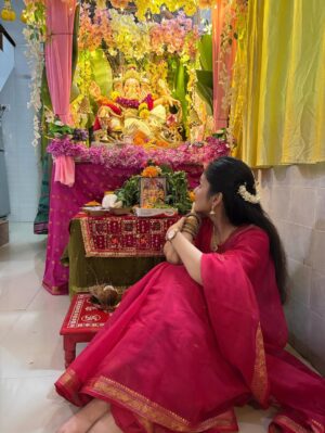 Anchal Sahu Instagram - 🕉️🔱
|| ॐ गं गणपतये नमः ||
🐘💛 Faith. Love. Bappa.
Ganpati Bappa Morya!🙏🏻❤️

📸: @ankurvermaofficial 😘🥹