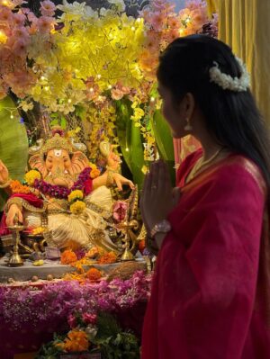Anchal Sahu Instagram - 🕉️🔱
|| ॐ गं गणपतये नमः ||
🐘💛 Faith. Love. Bappa.
Ganpati Bappa Morya!🙏🏻❤️

📸: @ankurvermaofficial 😘🥹