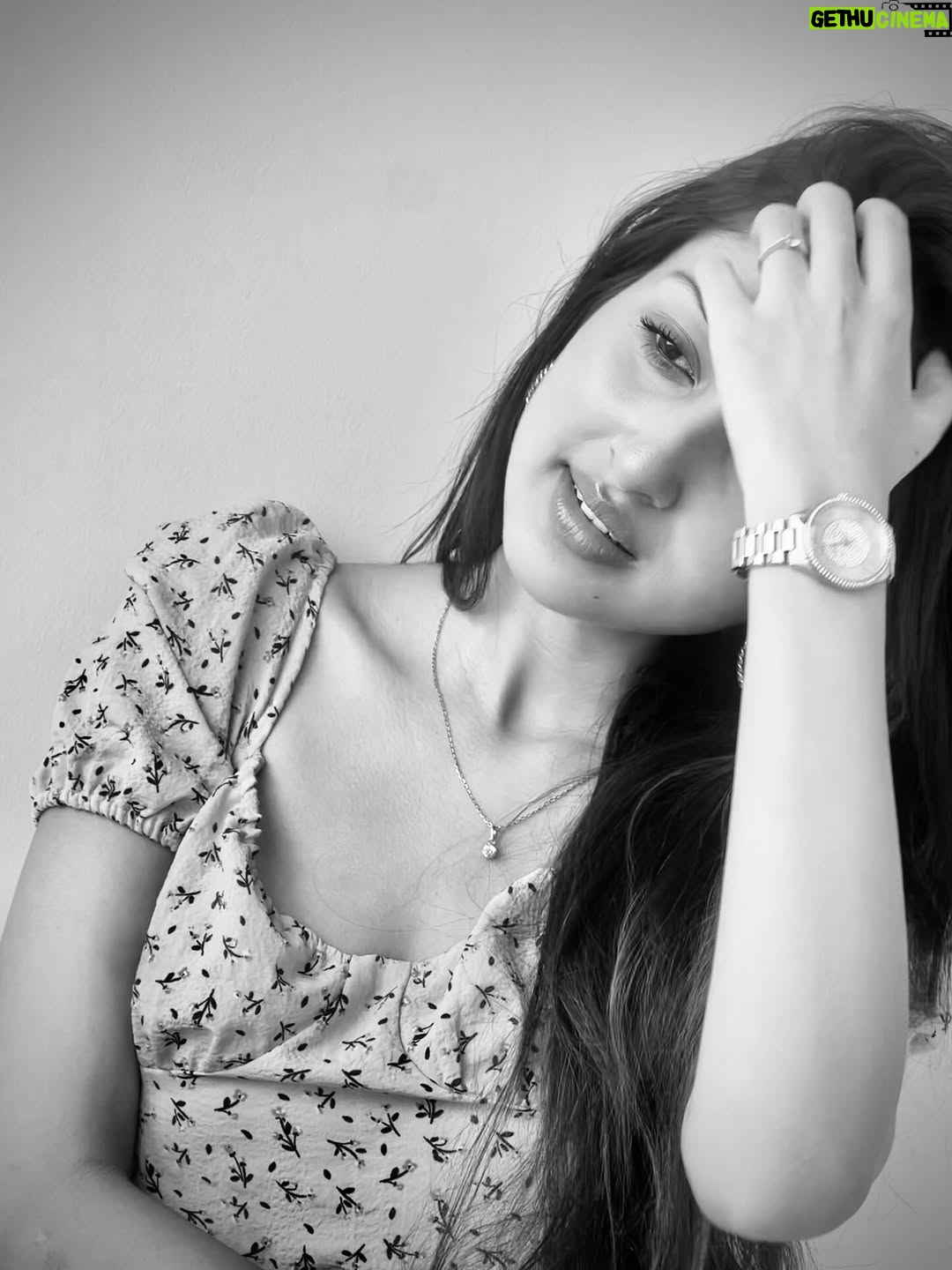Anchal Sahu - 305.3K Likes - Soft and calm hues.🦋❤️