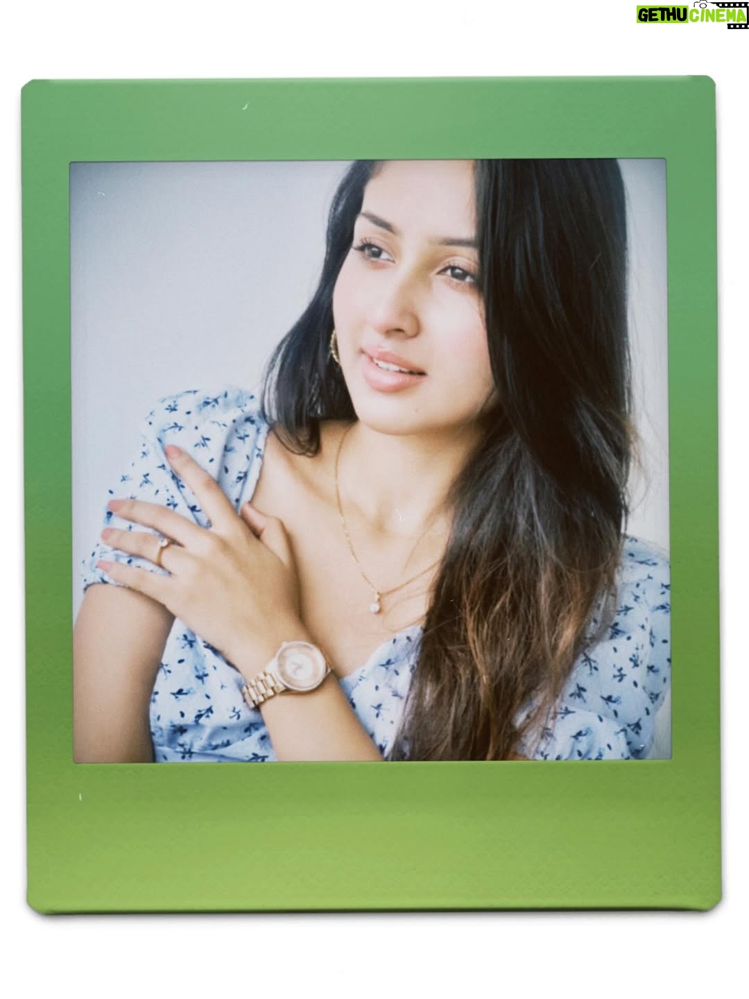 Anchal Sahu - 305.3K Likes - Soft and calm hues.🦋❤️