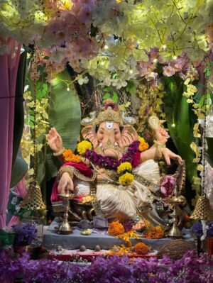 Anchal Sahu Instagram - 🕉️🔱
|| ॐ गं गणपतये नमः ||
🐘💛 Faith. Love. Bappa.
Ganpati Bappa Morya!🙏🏻❤️

📸: @ankurvermaofficial 😘🥹