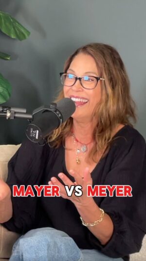 Andrea Bowen Instagram - Yes, there will even be singing š¶ šso much trivia, so many behind the scenes stories and genius plot lines that make āDesperate Housewivesā iconic. Listen, subscribe, follow the Desperately Devoted rewatch podcast now!! Link in bio. š§ #terihatcher #andreabowen #emersontenney