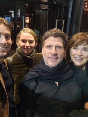 Andrea Frigerio Instagram - AsĆ arrancó mi cumpleaƱos en familia, gracias mi amor @lucasbocchino por tantos cumpleaƱos felices . Gracias a mis amados hijos @tomas_frigerio y @finibocchino por haberme elegido como mamĆ”, son mi vida. Gracias a mis hijos prestados @feficouture y @conradodellacqua por compartir la vida conmigo cada dĆa los quiero mĆ”s y mĆ”s.
Gracias #Olita & #ramón ( ausentes con aviso) por su amorosidad conmigo siempre y dejo para el final a #Jachu que es la mĆ”s chiquita, la alegrĆa de la familia, la mĆ”s divertida y loquita y la que me hizo el regalo mĆ”s lindo de todos. Una pulserita con mi nombre. Gracias Jachulina de mi ā„ļø
Este cumpleaƱos sigueā¦ā¦ jjjajaja falta mucho!
Que linda es la vida con la familia y las amigasā„ļøā„ļøā„ļøā„ļø