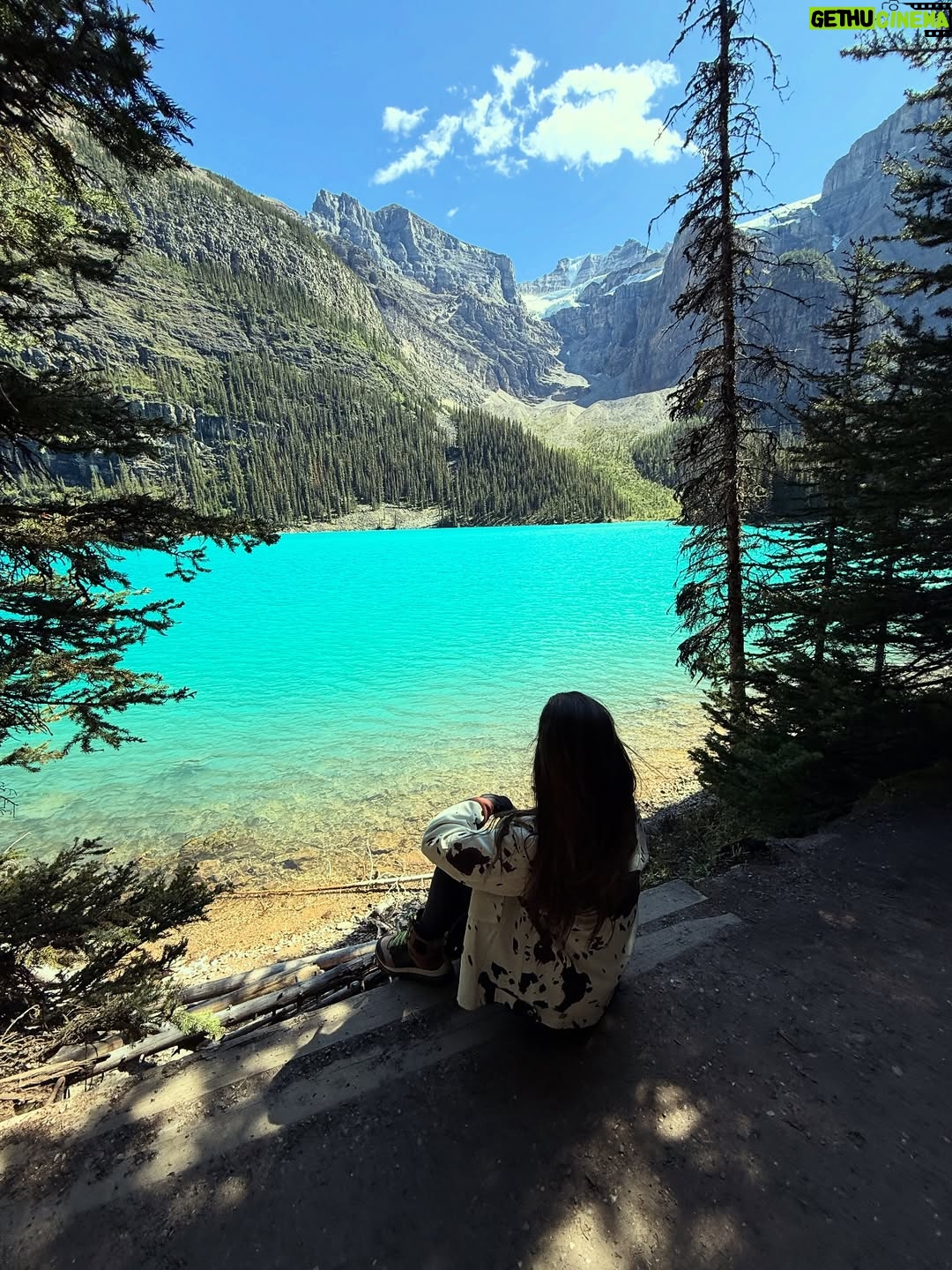 Andrea Kalousová - 9.8K Likes - 🏞️ Moraine Lake stole my heart. ✨ Sečteno podtrženo byla to ta nejmodřejší modrá ze všech! #MoraineLake #Canada