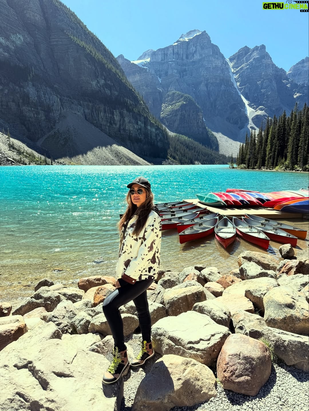 Andrea Kalousová - 9.8K Likes - 🏞️ Moraine Lake stole my heart. ✨ Sečteno podtrženo byla to ta nejmodřejší modrá ze všech! #MoraineLake #Canada