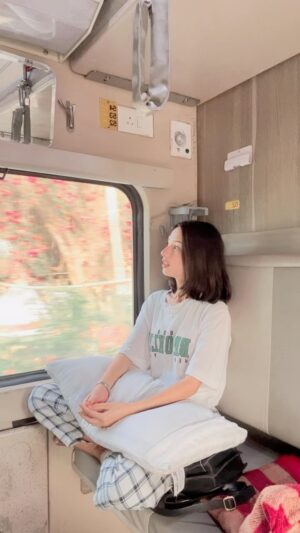 Aney Lepcha Instagram - Kahi na lage man 😌❤️ #aneylepcha#kahinalageman#train#dimapur#fyp#instagramreels#newpost#india#love#reels