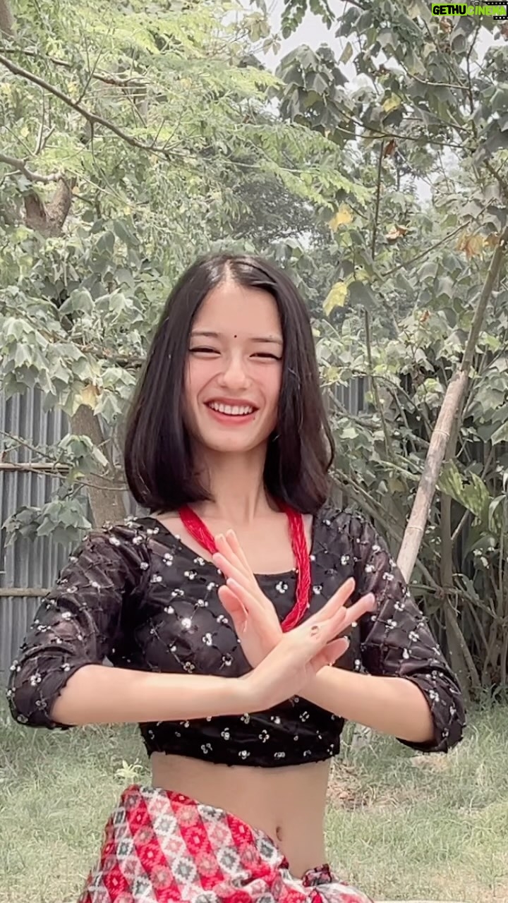 Aney Lepcha - 67.4K Likes - Gorkhe khukhuri 🇳🇵❤️ #aneylepcha#nepali#dance#gorkhekhukuri#trendingsong#treditional#assam