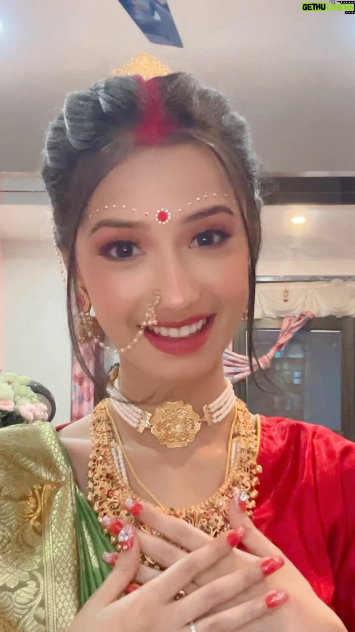 Aney Lepcha - 15.7K Likes - ❤️Bengali bridal makeup by @ishachetry123 and @tiluttama__laskar_momi 
#aneylepcha#newreels#bridalmakeover#oldsong#bollywood