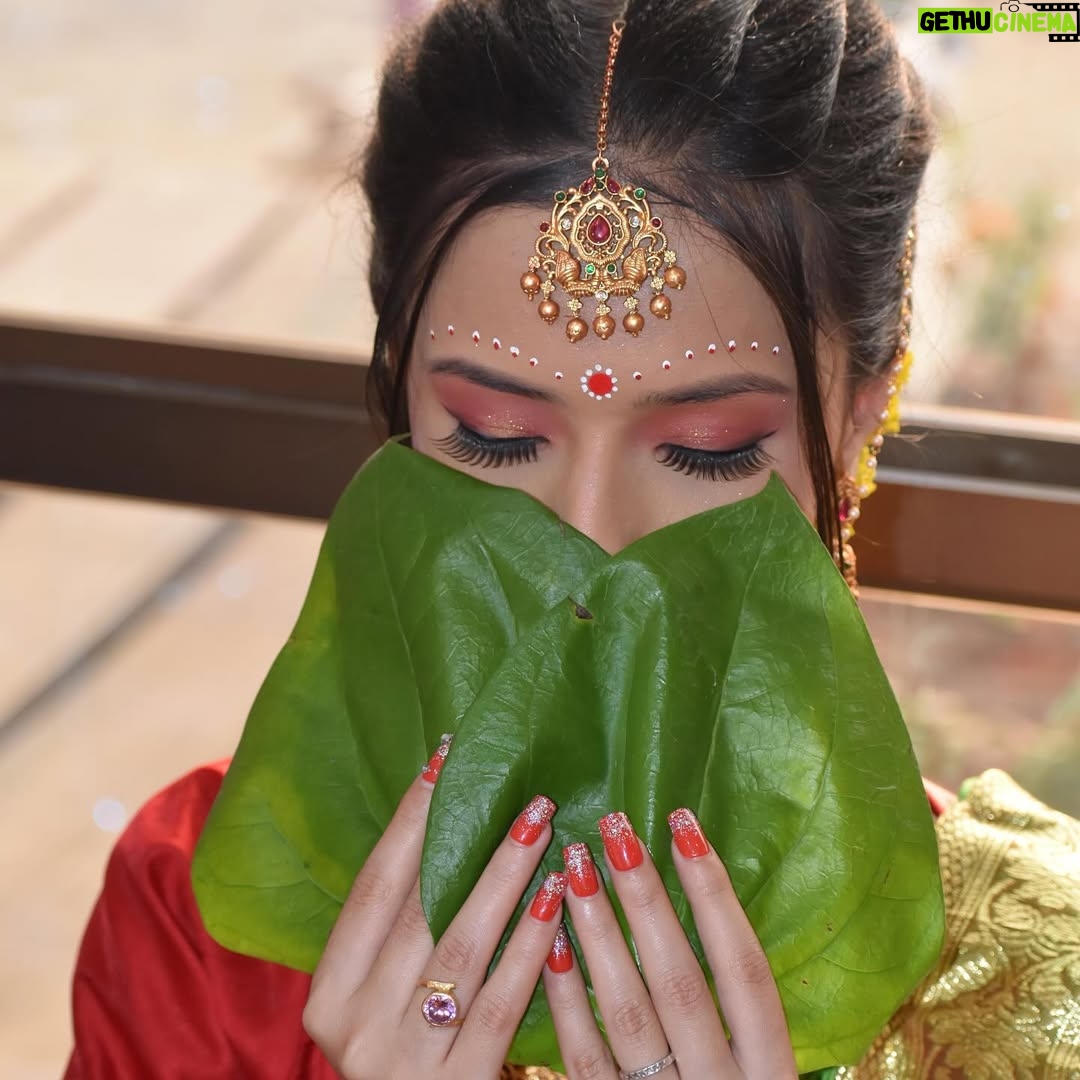 Aney Lepcha - 11.8K Likes - MUA ❤️ @ishachetry123 & @tiluttama__laskar_momi 
#bengalibridalmakeup#makeup#aneylepcha #assamindia