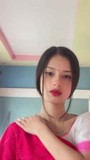 Aney Lepcha Instagram - Me tumhari patni hu💗 😌 #aneylepcha#90sbollywood
