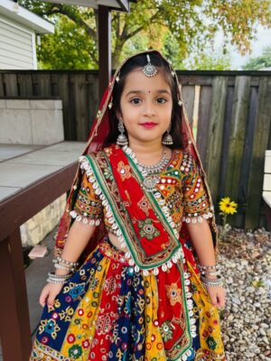 Angel Elena Instagram - Cute conversion of original pic into these beautiful outfits pic ❤️
#garwa #ai#googlegeminitrend❤️🤗✨ #googlegemini❤️ #newtrend#beauty #navratrivibes❤️ #gujarati