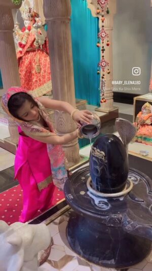 Angel Elena Instagram - Bhole baba ke sawan ka last somwar aa rha hai🙏🙏🙏
Har Har Mahadev 🙏
#hindu#sawan#sawankamahina🌧️🌧️☔☔🌈🌈 #sawankesomwar #reelinstagram❤️ #harharmahadev #reeitfeelit #reebok #tredingreels #reelsındia #reels🇬🇧🏍️ #reelsinstagram❤️💯 #reelsviralシ #reelkarofeelkaro #reelkarofeelkaro