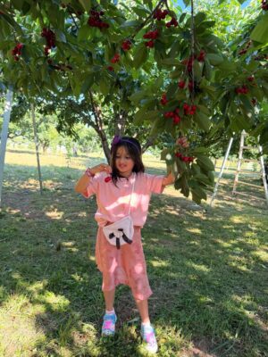 Angel Elena Instagram - My little cherry 🍒 😘enjoying summer in Canada😍
#mylifeincanda#reelinstagram❤️ #newpost#cherry#cherryfarm#canada#summer#enjoylife #cutie #beautifulday