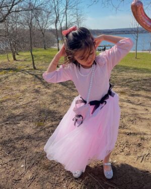 Angel Elena Instagram - Pre Birthday shoot🥰
My princess will be 6 years old on 18th April ❤️❤️😘😘🎂🎉🧚
Growing so fast🙂😇
#birthdaycake #6birthday #princessbirthday #happy birthday #birtday #birtjdayshoot #outdoorshoot #princess #cutebaby #babyelenahday