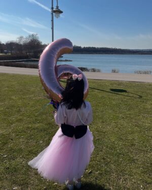 Angel Elena Instagram - Pre Birthday shoot🥰
My princess will be 6 years old on 18th April ❤️❤️😘😘🎂🎉🧚
Growing so fast🙂😇
#birthdaycake #6birthday #princessbirthday #happy birthday #birtday #birtjdayshoot #outdoorshoot #princess #cutebaby #babyelenahday
