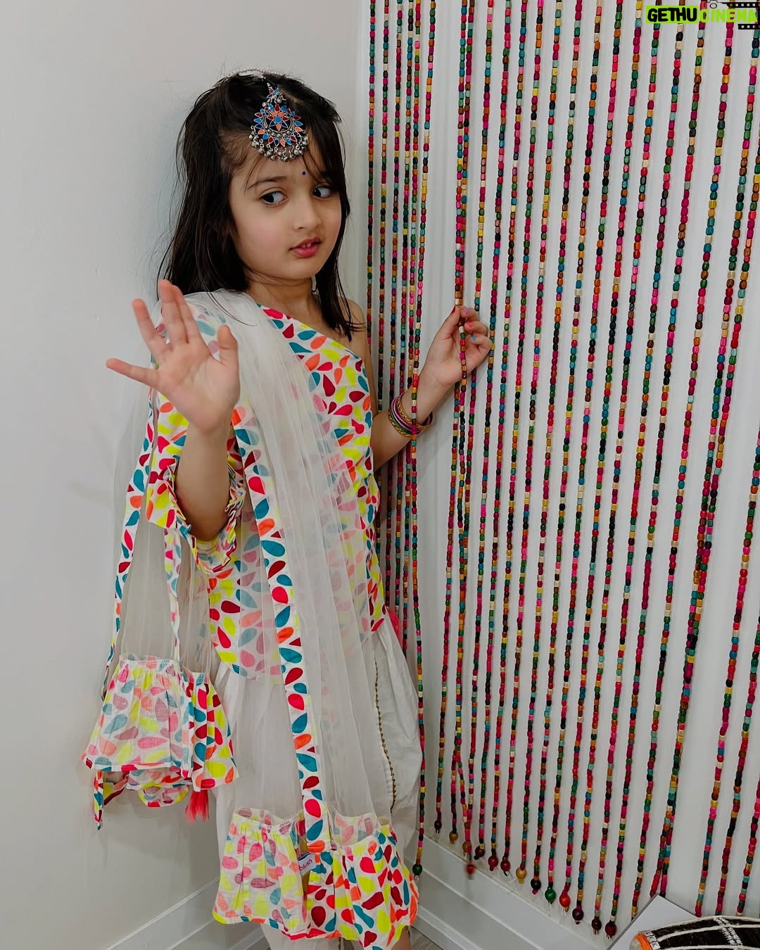 Angel Elena - 20.1K Likes - Wishing you all a very happy holi ❤️

#holi#rang#festival #colourful #holihai#newpost#holivibes #indian#festivals #ethenicwear