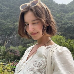 Angelina Danilova Instagram - Xin chào, Vietnam 🇻🇳🌿