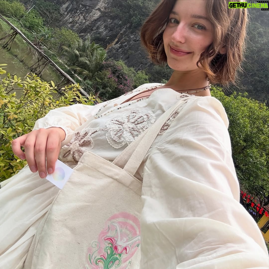 Angelina Danilova - 30.3K Likes - Xin chào, Vietnam 🇻🇳🌿